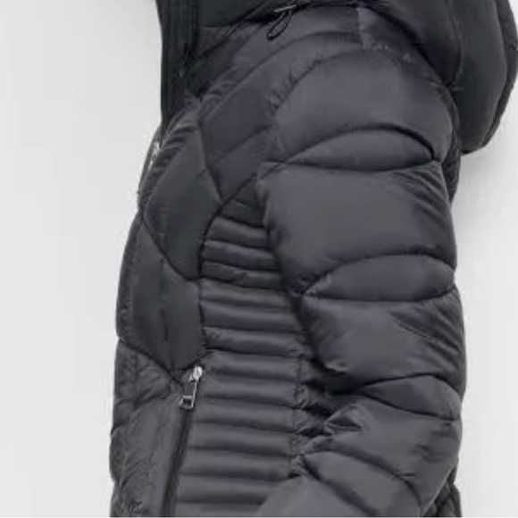 NWT Women’s Small DKNY Black Quilted Jacket with Hood - Picture 2 of 11